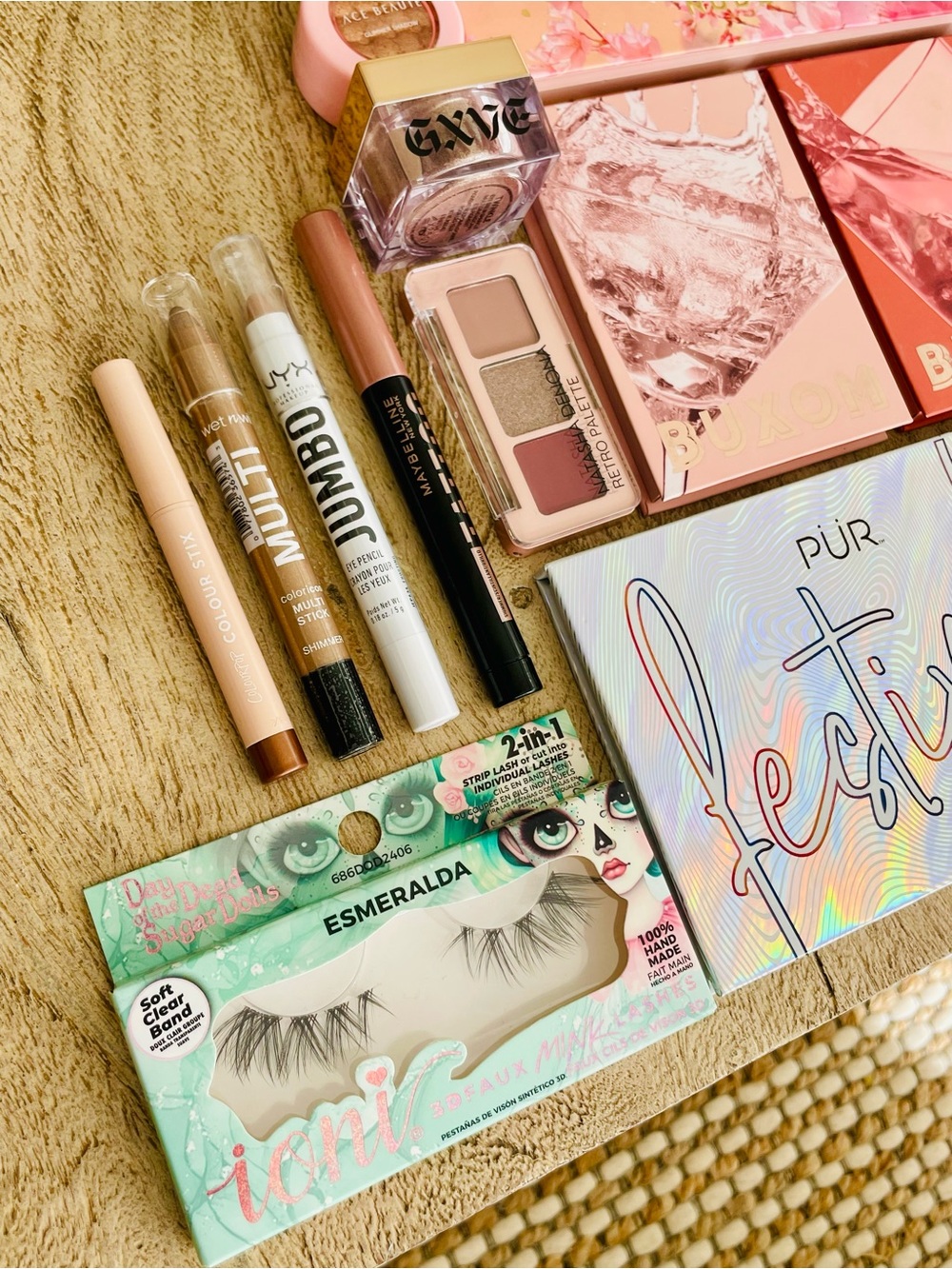 Large Makeup Bundle – Palettes • Lashes • All Eye Shadow • Mixed Brands - Picture 7 of 8